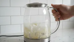 Szokujące! Oto, co dzieje się wewnątrz czajnika po zaledwie miesiącu użytkowania